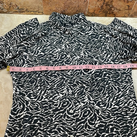MG Silk Collection Shirt Casual Animal Print Button Down Blouse Black Size M - Picture 4 of 9